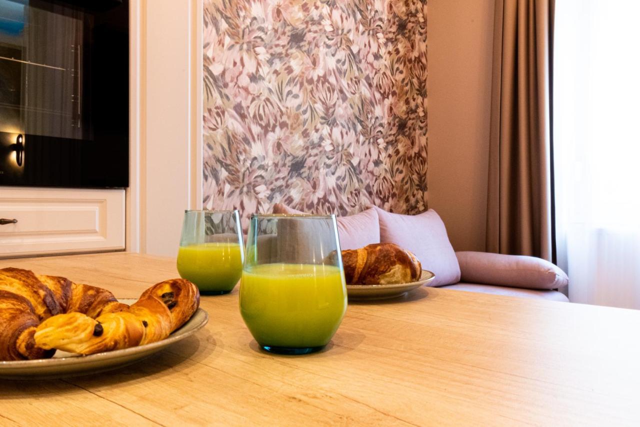 Black Gate - Quiet Studio In The Heart Of Old Town With Free Private Secured Parking Брашов Экстерьер фото